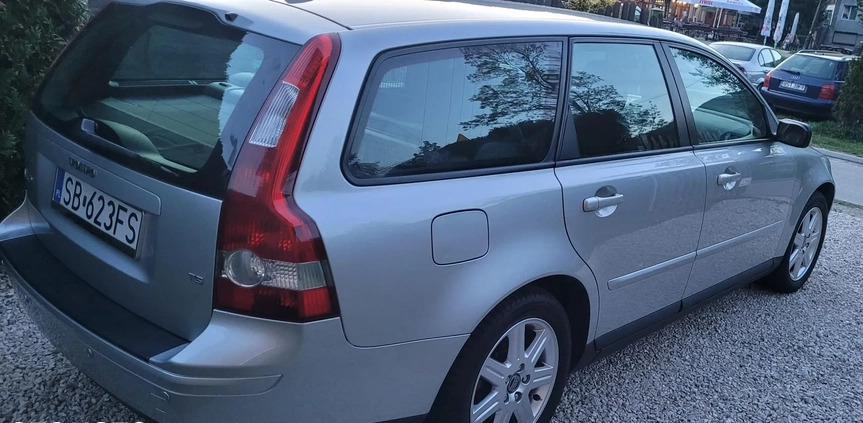 Volvo V50 cena 23600 przebieg: 197100, rok produkcji 2005 z Szczyrk małe 301